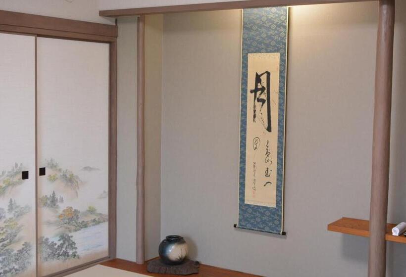 Quarto Quádruplo Estandar, Shirahama No Yado Daigo