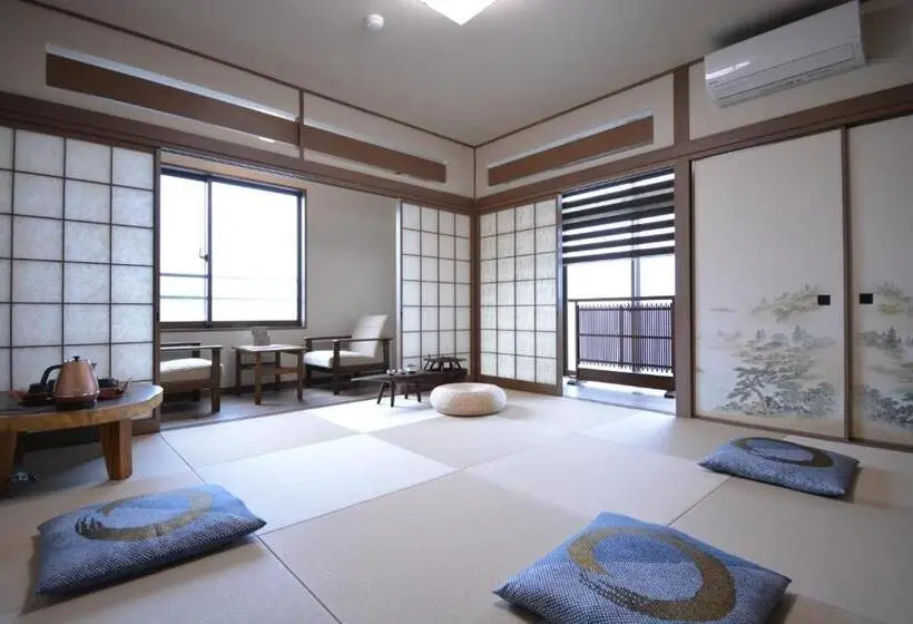 バスルーム共有のトリプルスタンダード, Shirahama No Yado Daigo