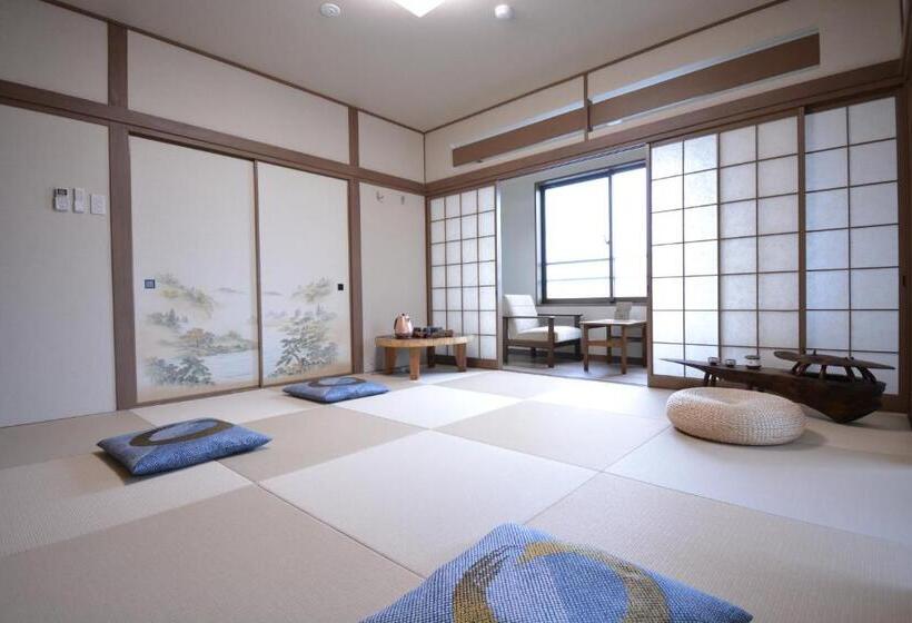 Standard Kolmen Hengen Huone Jaettu kylpyhuone, Shirahama No Yado Daigo