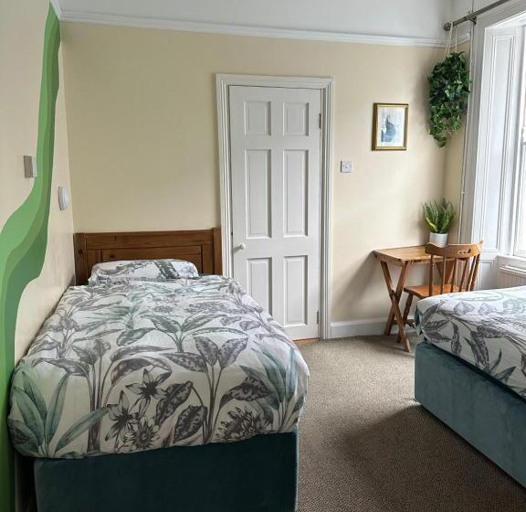 غرفة قياسية, The Grapevine Hostel