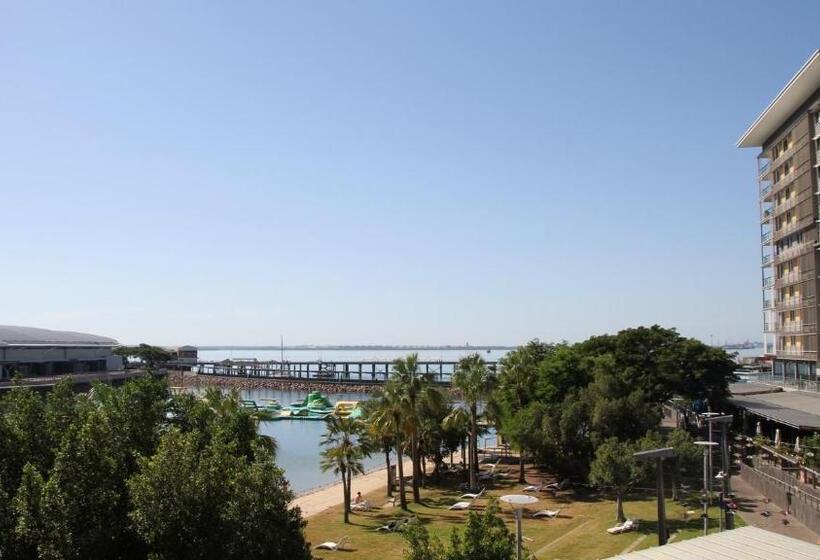 1 Bedroom Apartment Lake View, Darwin Waterfront Short Stay Apartments
