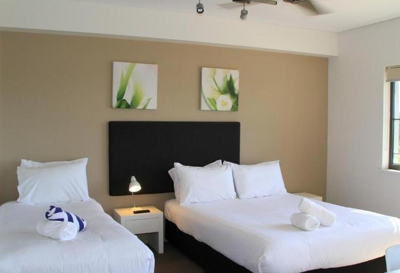 1 Bedroom Apartment Lake View, Darwin Waterfront Short Stay Apartments