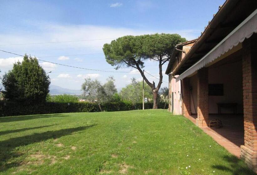 חדר סטנדרט לשלושה, Casal Bengodi