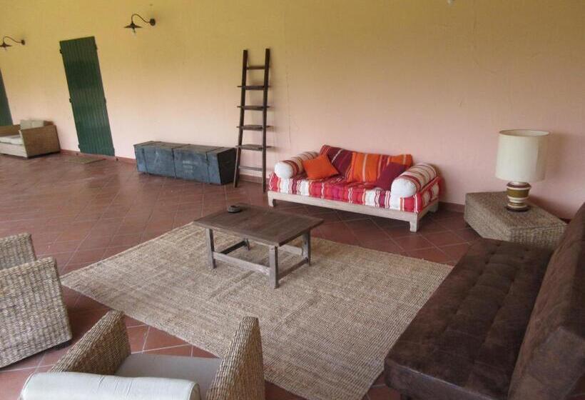 חדר סטנדרט לשלושה, Casal Bengodi