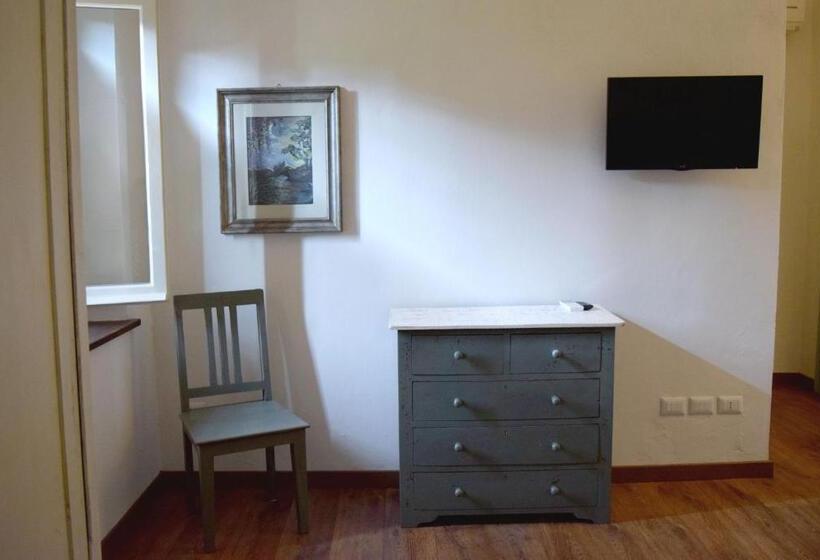 חדר סטנדרט לשלושה, Casal Bengodi