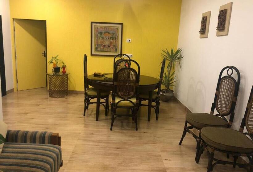 침실 1개 주택, Family Vacay In Green Settings