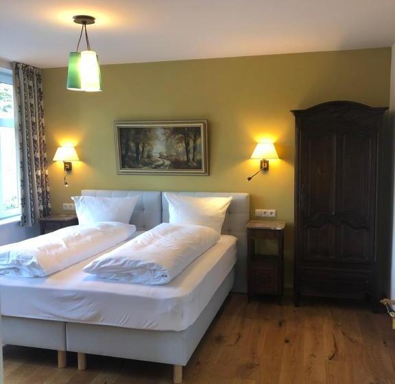 豪华房间, Anno 1848