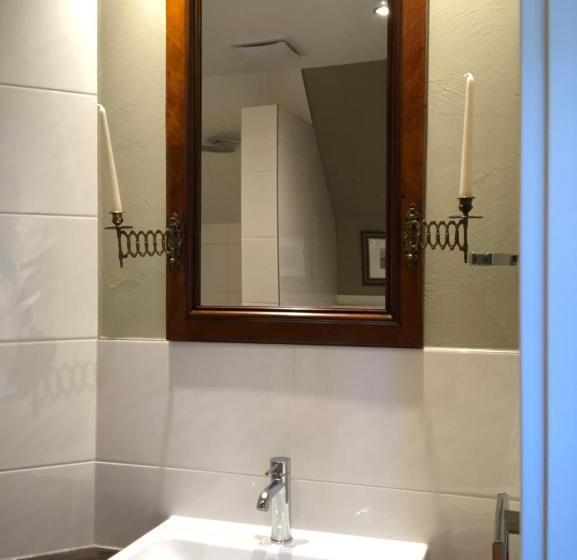 豪华房间, Anno 1848