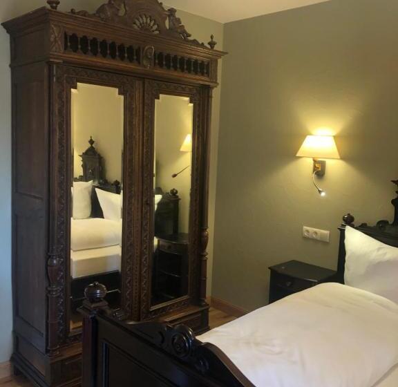 豪华房间, Anno 1848