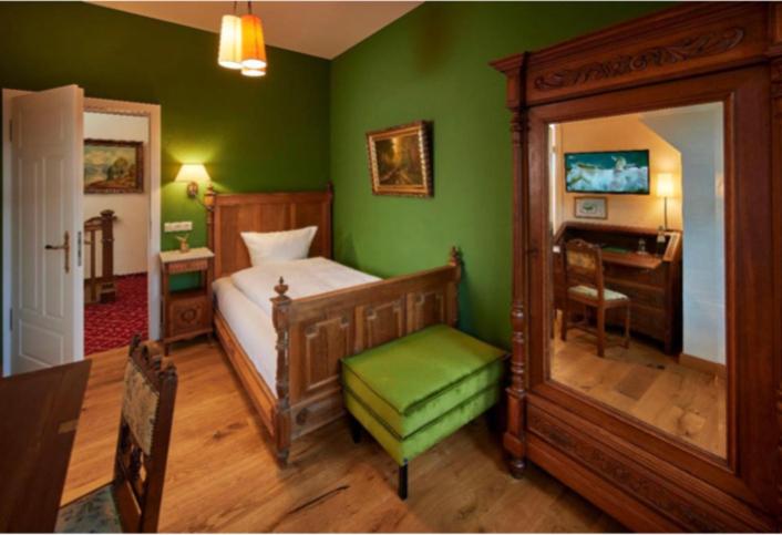 标准单人间, Anno 1848