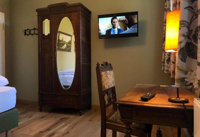 标准单人间, Anno 1848