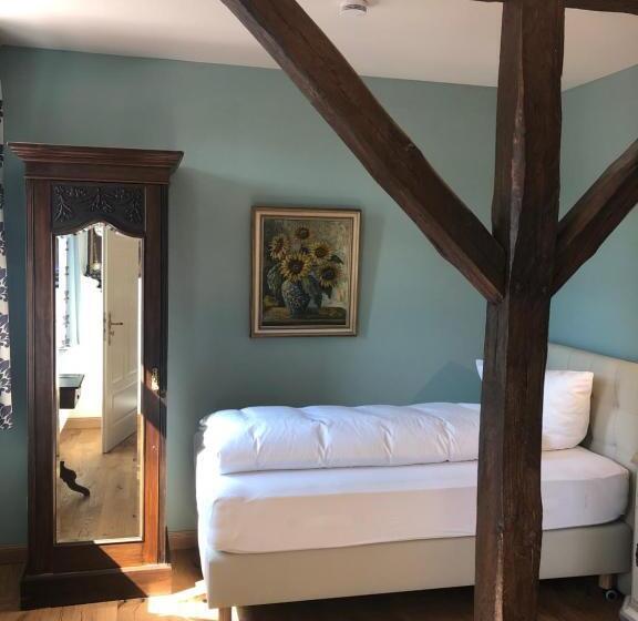 标准单人间, Anno 1848