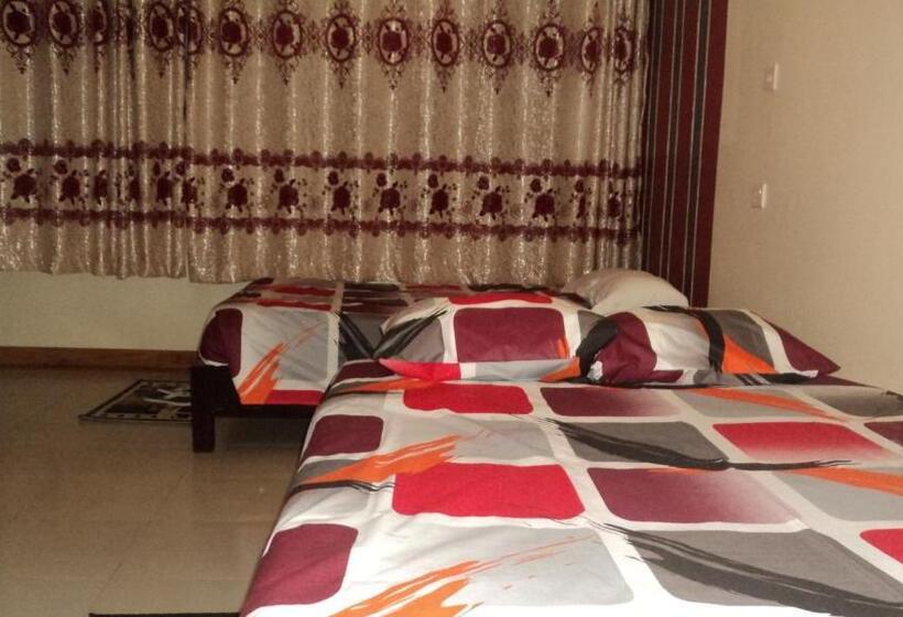 اتاق خانوادگی, Hopewell Guest House