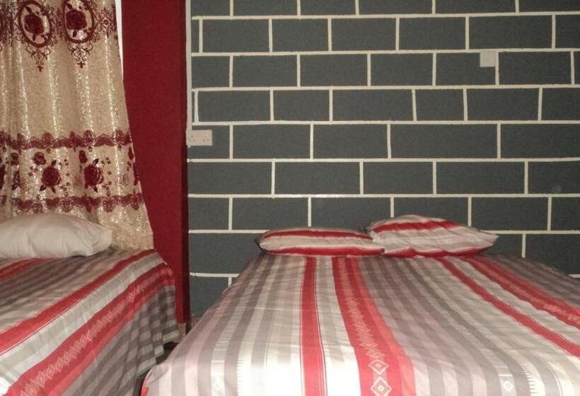 اتاق خانوادگی, Hopewell Guest House