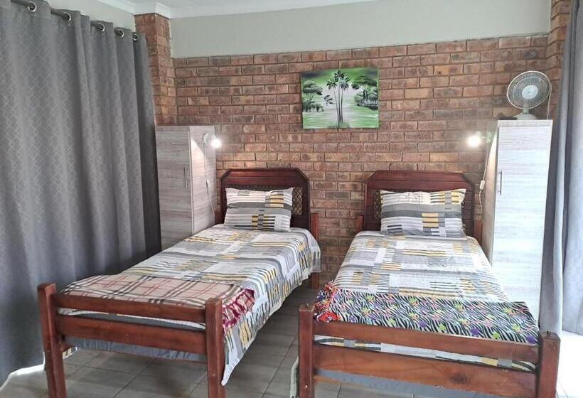 Номер Стандарт Вид на Сад, Meadows Guesthouse