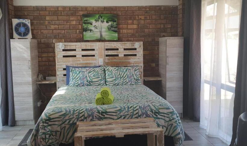 Номер Стандарт Вид на Сад, Meadows Guesthouse