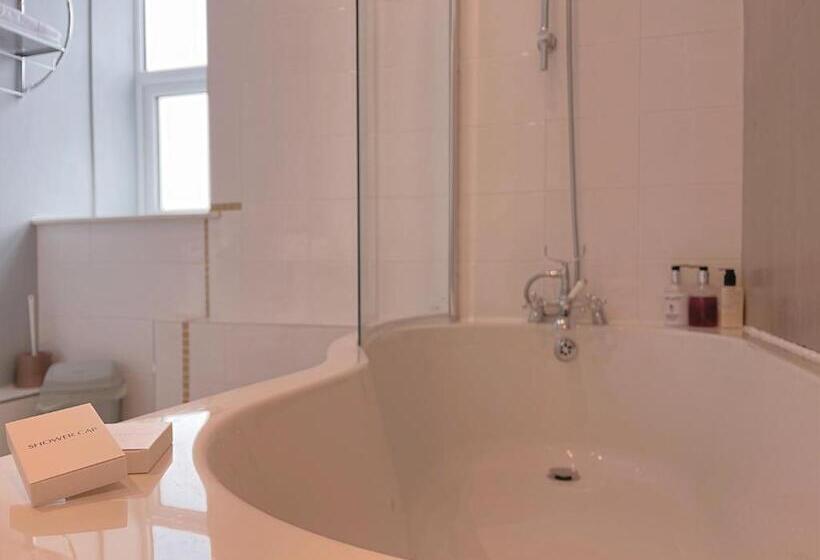 两卧家庭套房, The Chatwal Boutique