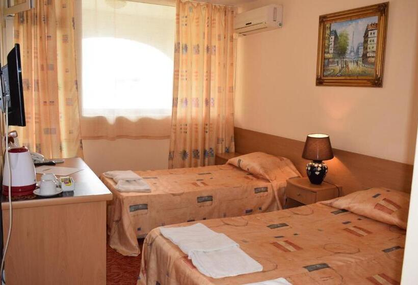 标准间带阳台, Ahilea Hotel   Free Pool Access