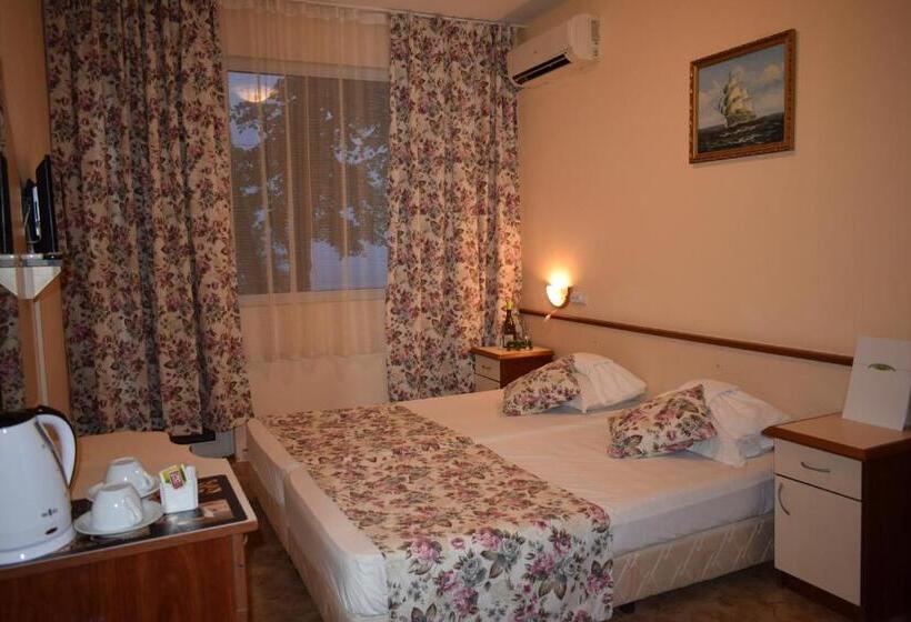 标准间带阳台, Ahilea Hotel   Free Pool Access