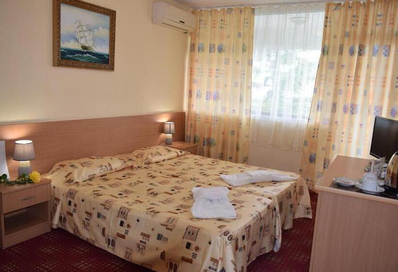 标准间带阳台, Ahilea Hotel   Free Pool Access