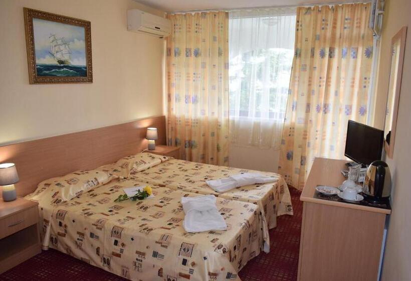 标准间带阳台, Ahilea Hotel   Free Pool Access