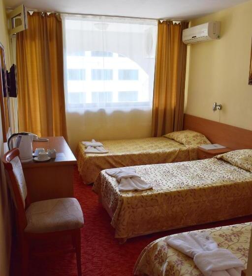 经济型三人房间, Ahilea Hotel   Free Pool Access