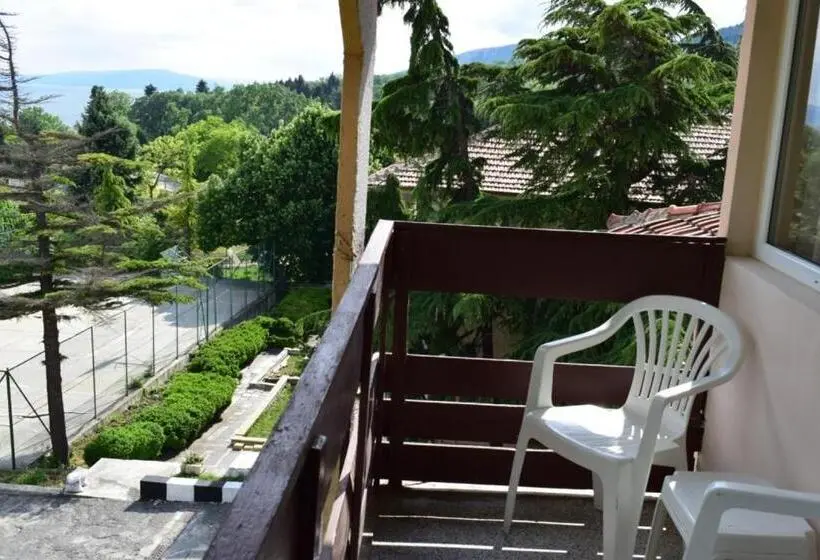 Economy Triple Room, Ahilea Hotel Free Pool Access