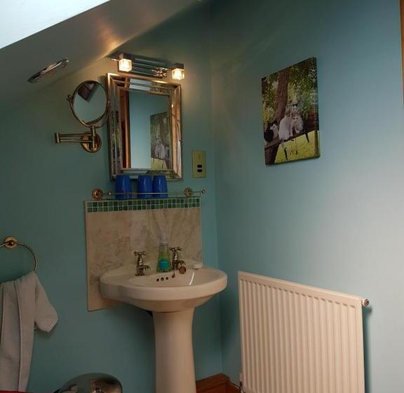 شقة غرفتين, Norwegian Wood