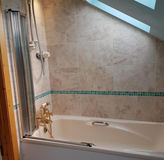 شقة غرفتين, Norwegian Wood