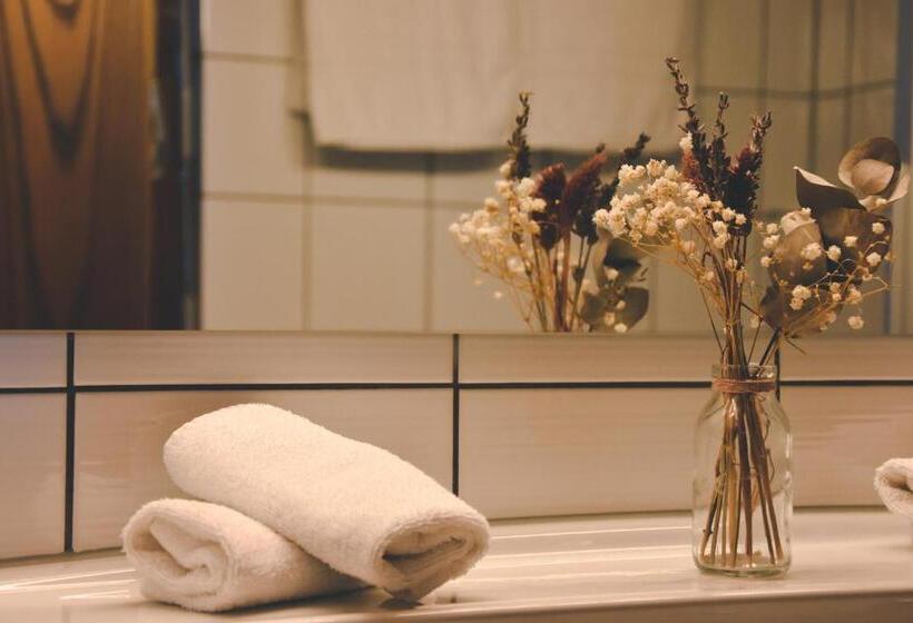 四人标准间, Bahnhof