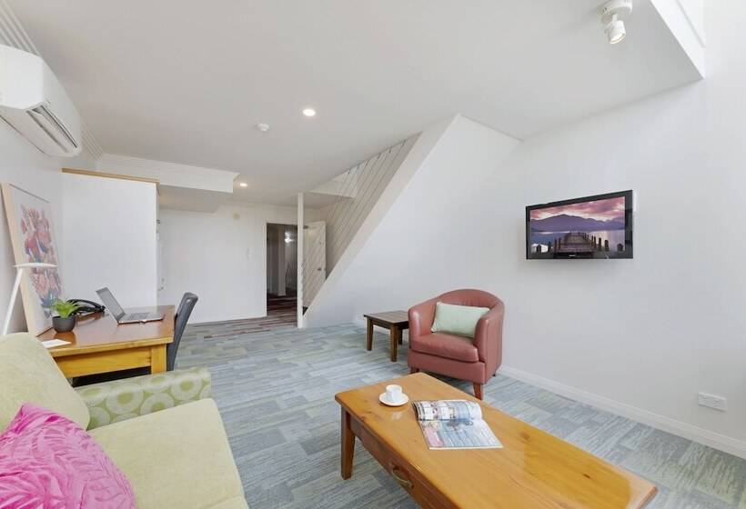 آپارتمان 1 خوابه, Burnett Riverside