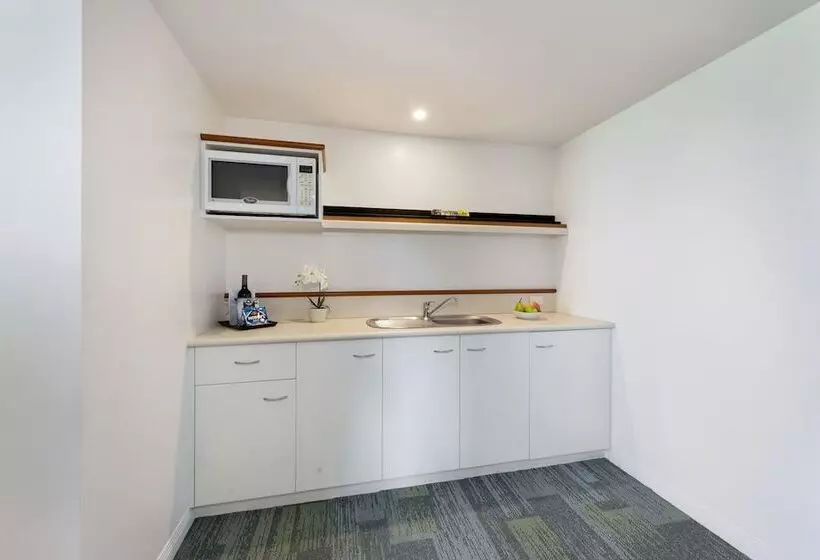 اتاق استاندارد با تخت بزرگ, Burnett Riverside