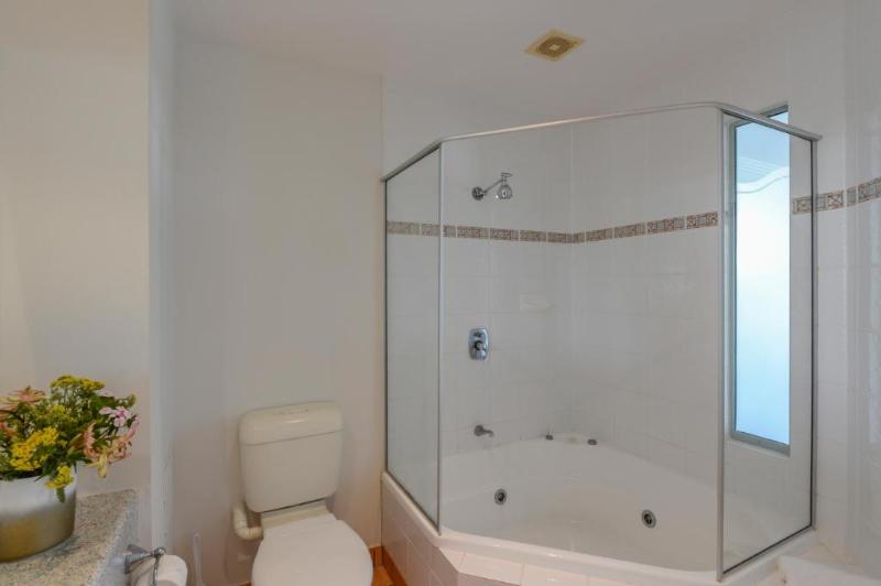 اتاق استاندارد با تخت بزرگ, Burnett Riverside