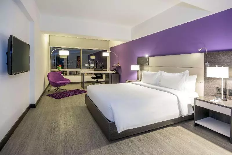 اتاق استاندارد برای معلولان, Burnett Riverside