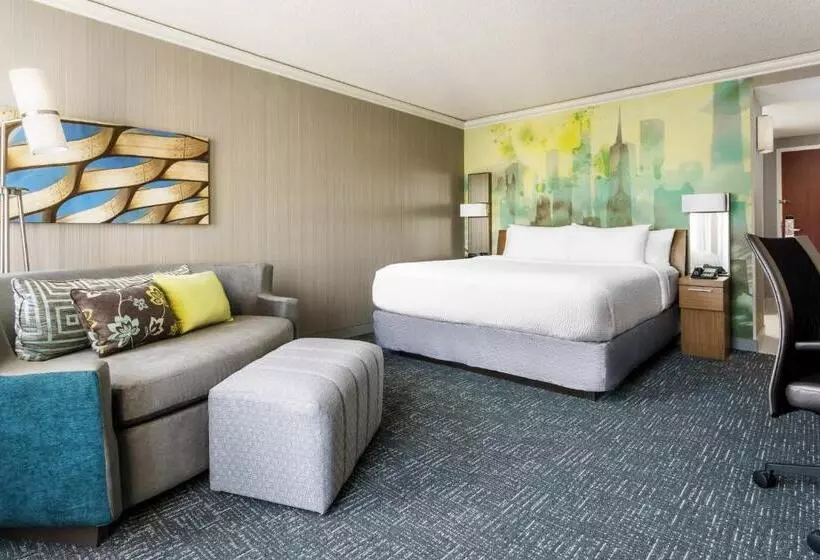 اتاق استاندارد با تخت بزرگ, Courtyard Chicago Downtown/magnificent Mile