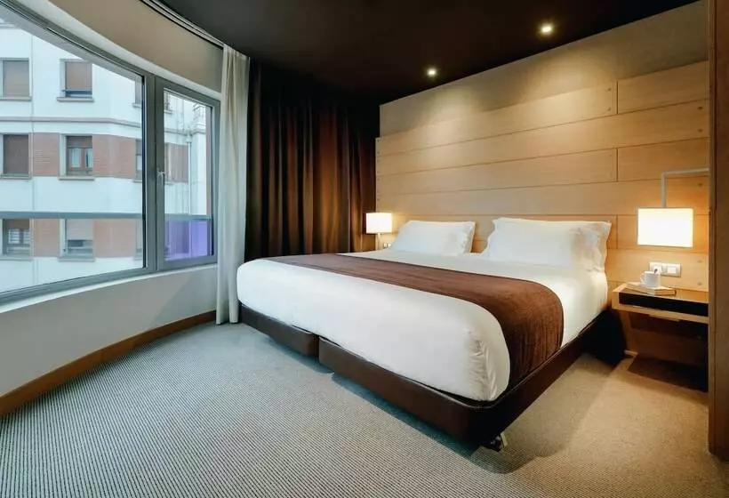 سوییت جونیور, Hesperia Bilbao