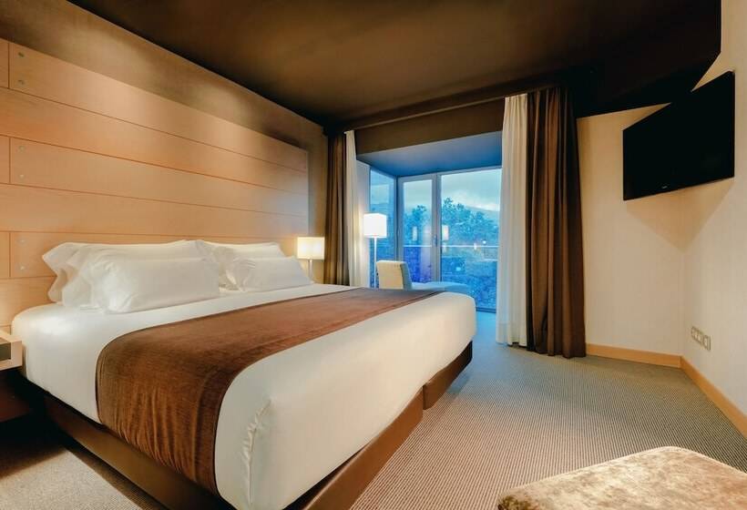 סוויטת ג'וניור םע נוף, Hesperia Bilbao