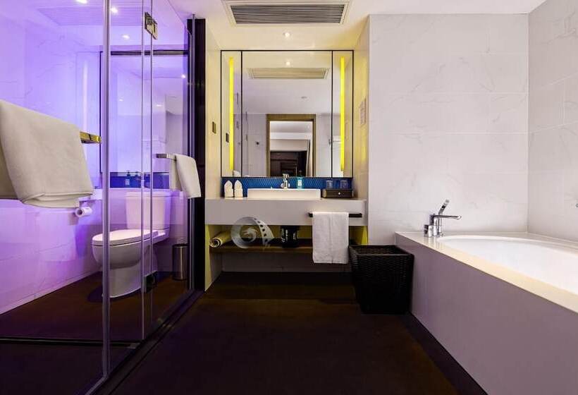 سوییت, Holiday Inn Express Shenzhen Dongmen, An Ihg