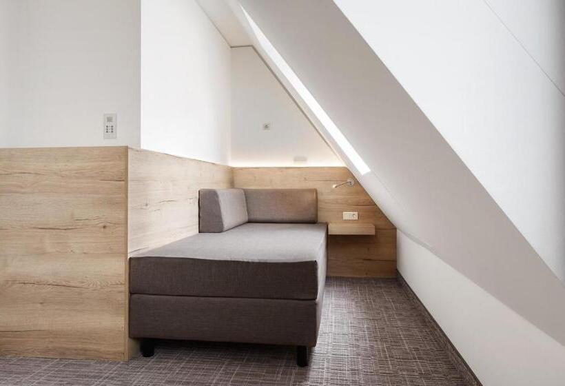 Апартаменты 1 Спальня, Holiday Inn Nürnberg City Centre, An Ihg