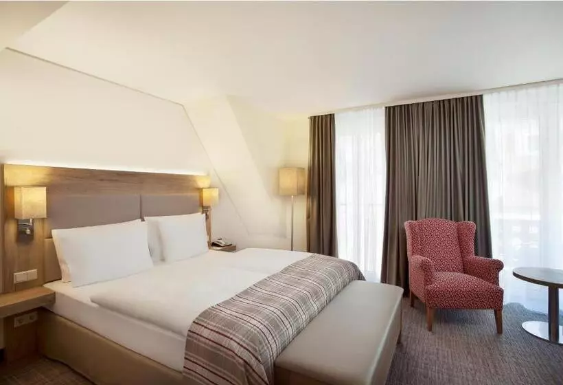 اتاق استاندارد با تخت بزرگ, Holiday Inn Nürnberg City Centre, An Ihg