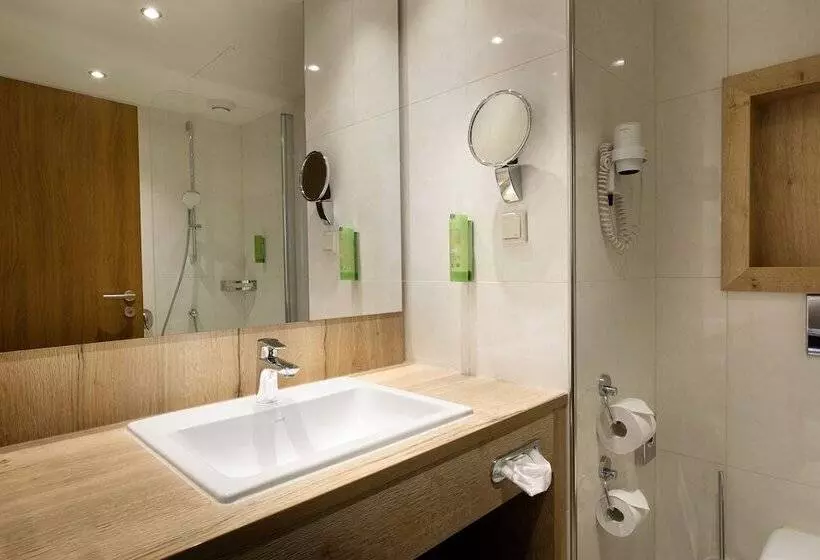 سوییت, Holiday Inn Nürnberg City Centre, An Ihg