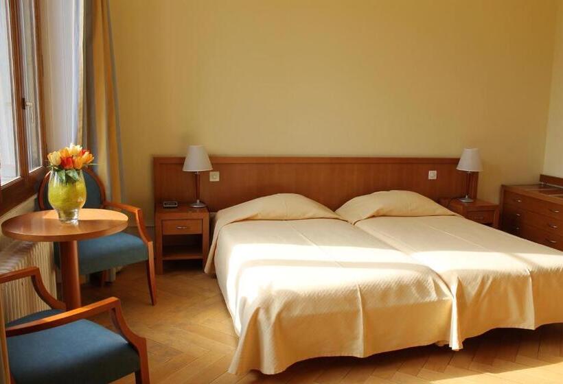 اتاق استاندارد با چشمانداز پارک, Le Cénacle