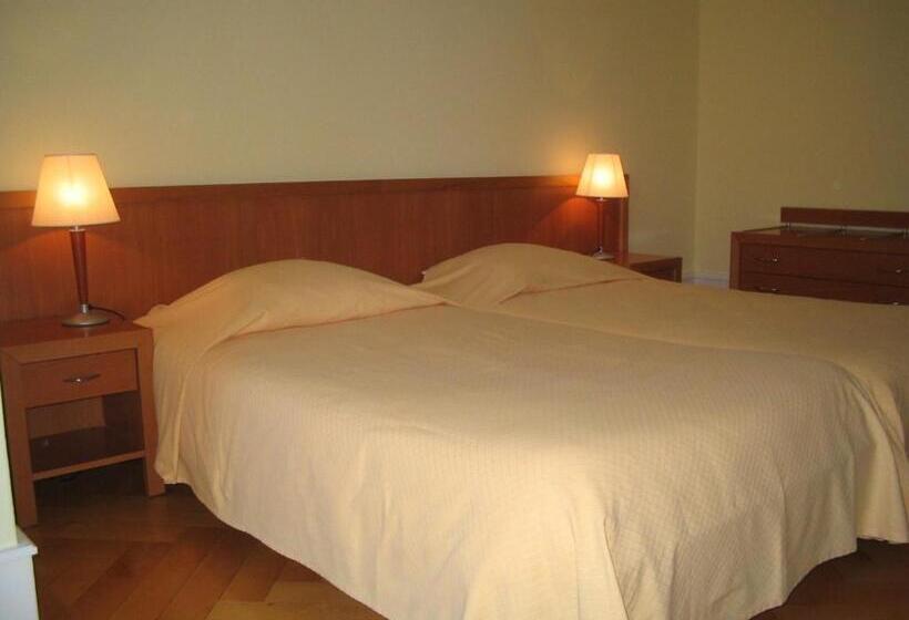 اتاق استاندارد با چشمانداز پارک, Le Cénacle