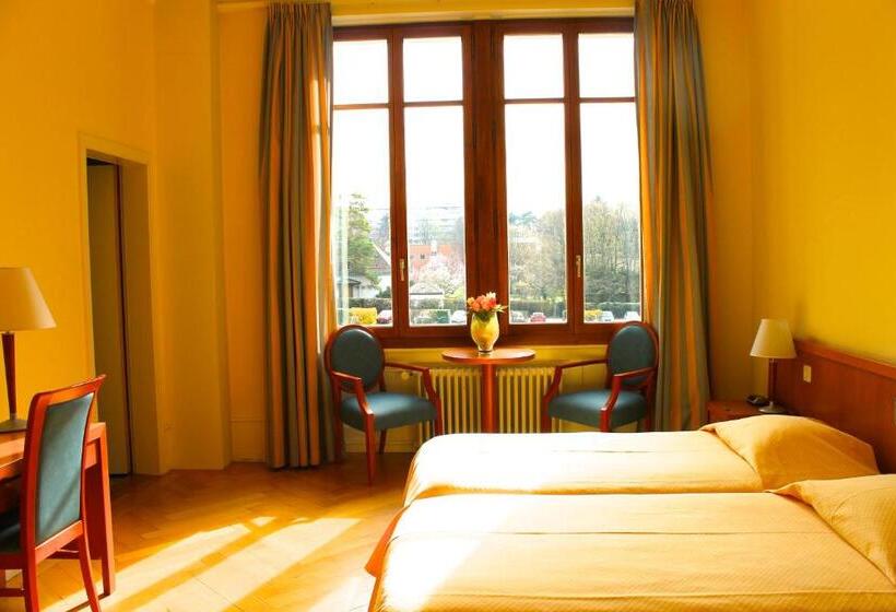 اتاق استاندارد با چشمانداز پارک, Le Cénacle