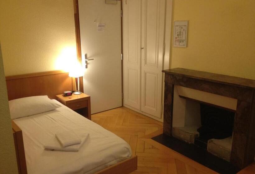 اتاق استاندارد یک نفره, Le Cénacle