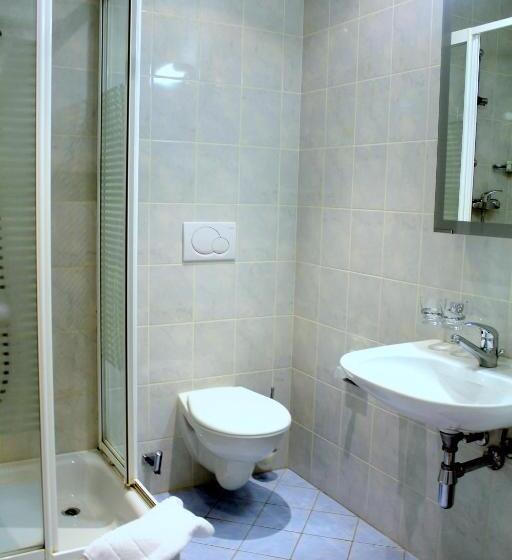 اتاق سوپریور با چشمانداز باغ, Le Cénacle