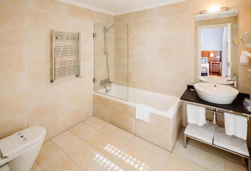 Номер Стандарт, ITC Infantas by Soho Boutique