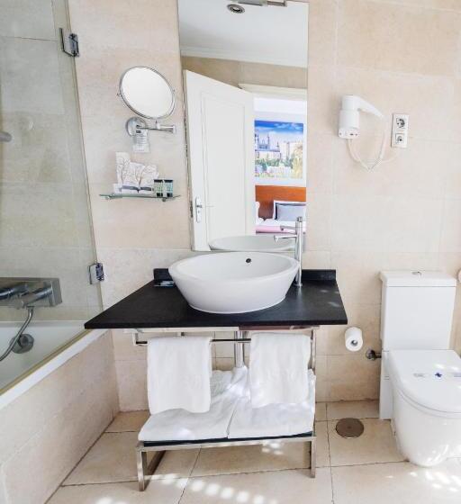 Номер Стандарт, ITC Infantas by Soho Boutique