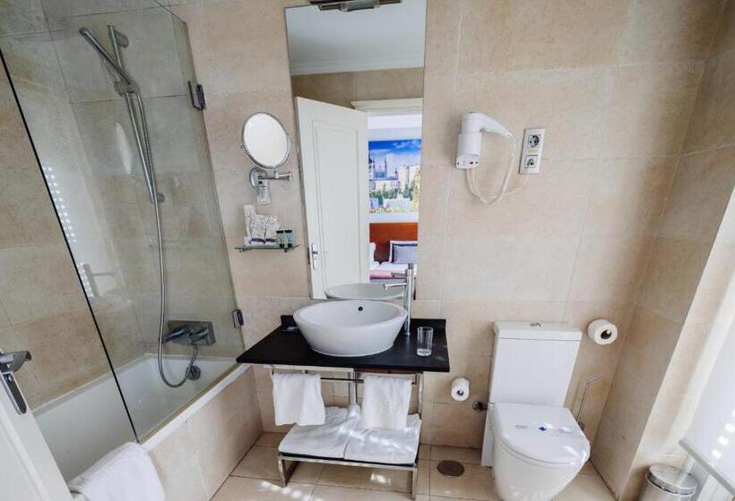 Номер Стандарт, ITC Infantas by Soho Boutique