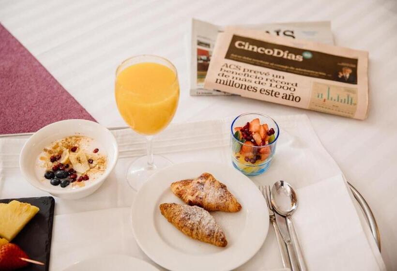 Номер Стандарт, ITC Infantas by Soho Boutique